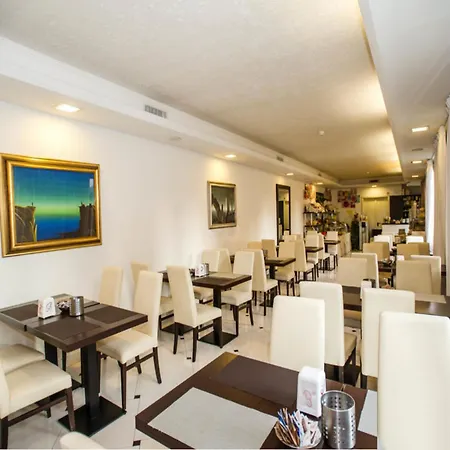 Suite Hotel Elite-3